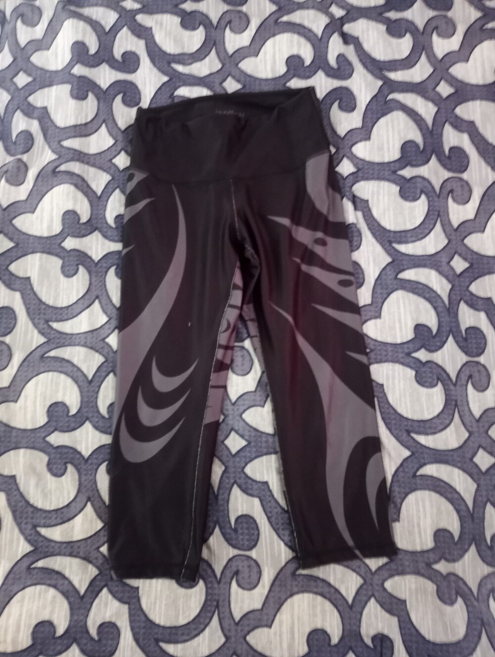 NOMINOU Cropped Leggings